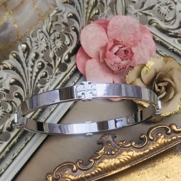 TORY BURCH • Logo Station Bangle Bracelet - Picture 6 of 6
